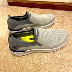 Skechers “Streetwear”, slip on casual sneakers; men’s sz 10.